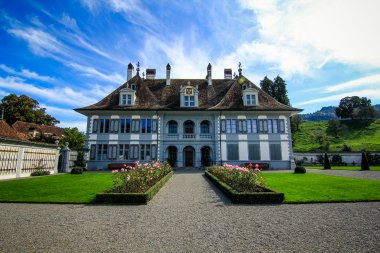 Reitstall Bürki - Das Schloss Oberdiessbach
